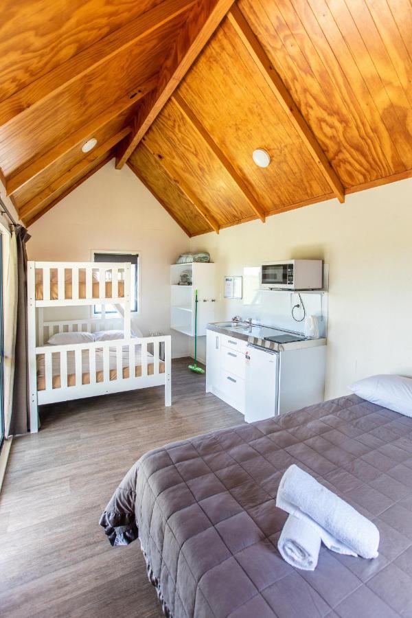 Отель Camp Waipu Cove Экстерьер фото