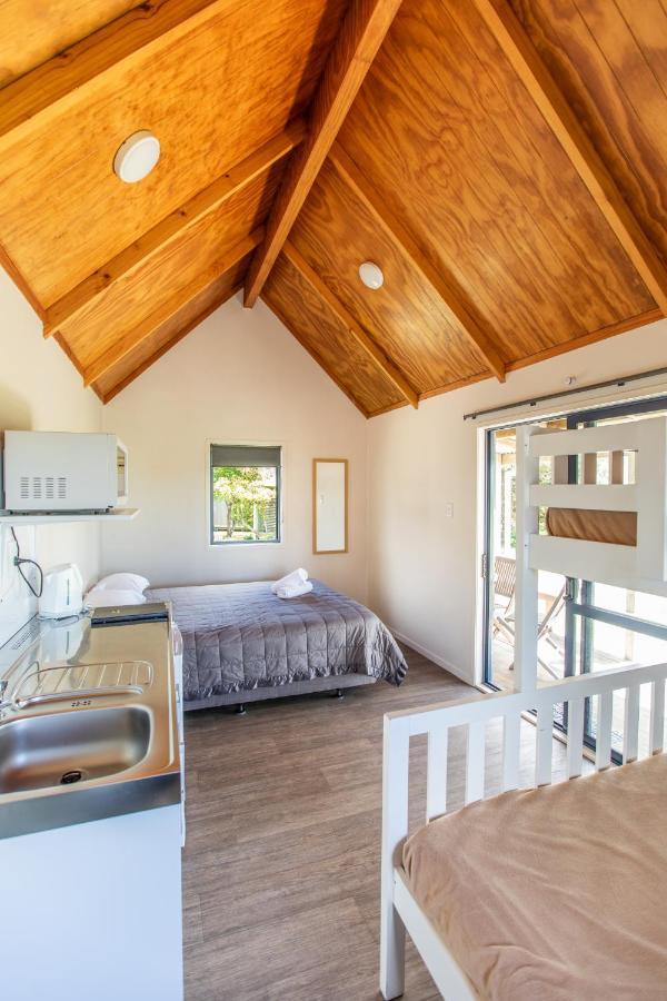 Отель Camp Waipu Cove Экстерьер фото